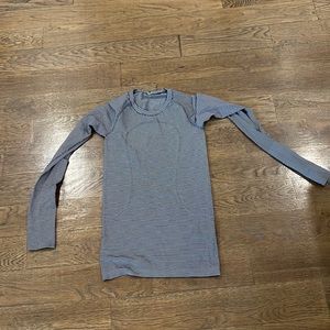 Lululemon long sleeve fitted shirt